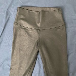 EUC Alo Yoga High Waist Airbrush Legging Size M